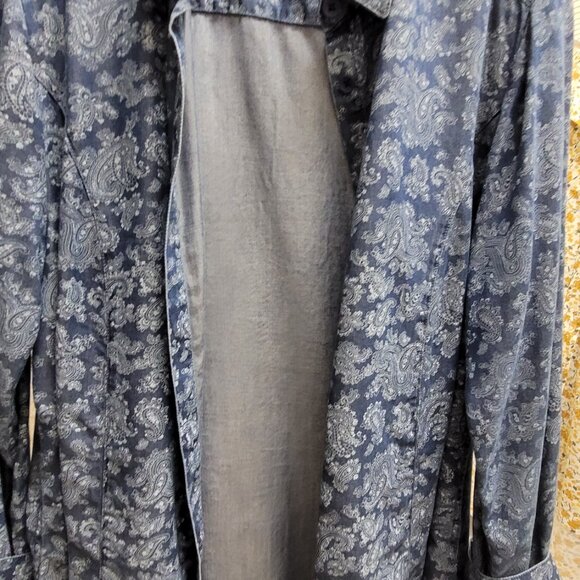 Blue Paisley Shirt Coldwater Creek Size Large - Picture 9 of 15